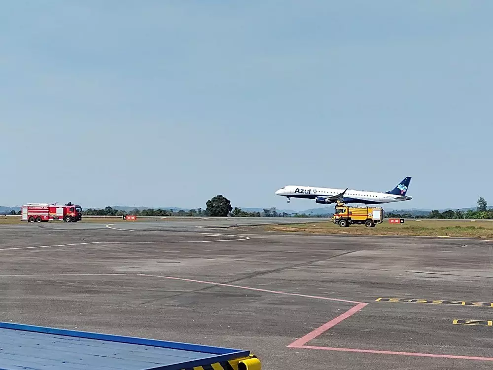 Fumaça das queimadas desvia voo da Azul que ia para Cacoal