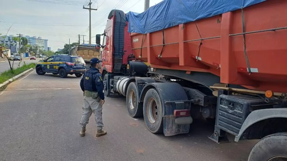 PRF prende dois por uso de notas fiscais falsas em transporte de 55 toneladas de minério na BR 364