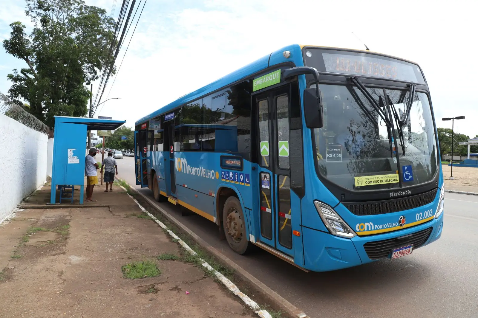 Transporte público volta a circular com frota reduzida