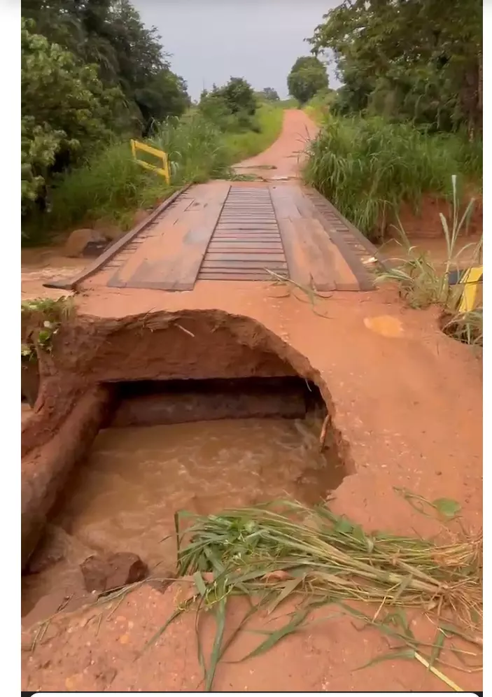 Queda da cabeceira de ponte na Linha 160 (RO-135) interdita acesso entre Novo Horizonte e Alta Floresta