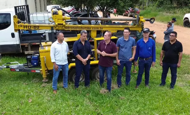 ALAN QUEIROZ OFICIALIZA ENTREGA DE SONDA PENEUMÁTICA EM MONTE NEGRO