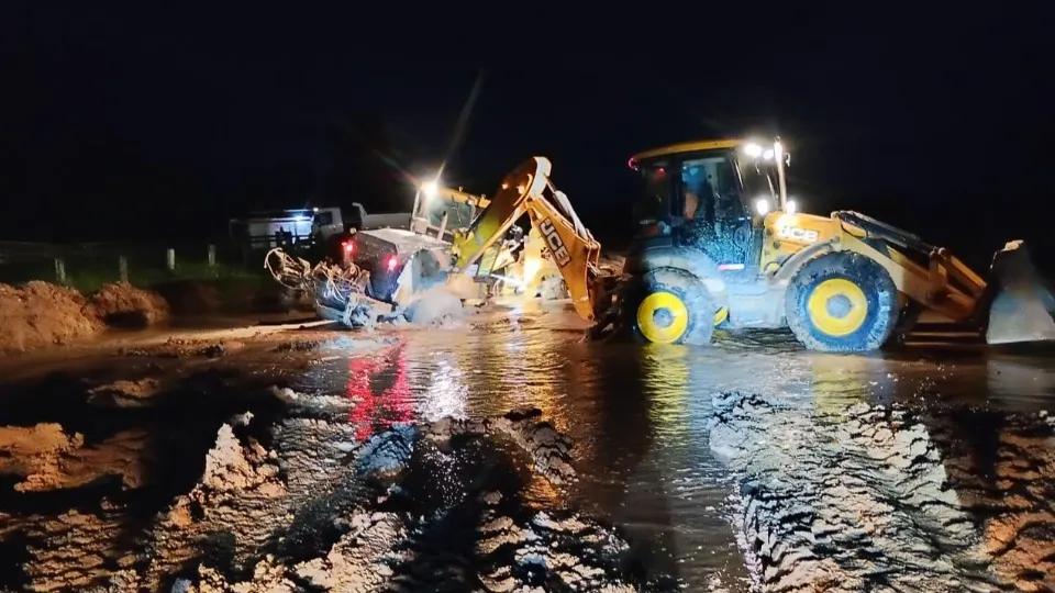 Chuvas intensas deixam estrada do Rio Preto intransitável em Candeias do Jamari