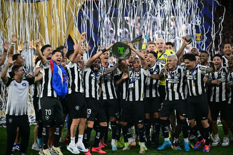 Depois da Libertadores, Botafogo conquista o Campeonato Brasileiro