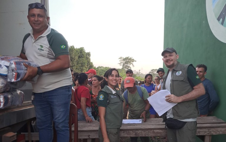 Instituto Chico Mendes entrega 56 mil cestas básicas para 20 mil famílias afetadas pela seca na Amazônia