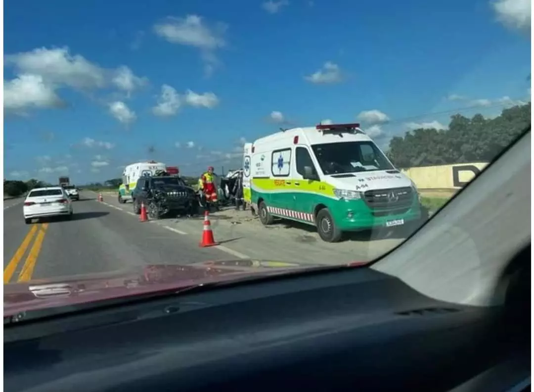 Cinco pessoas ficam feridas em acidente na BR 101 em Aracruz