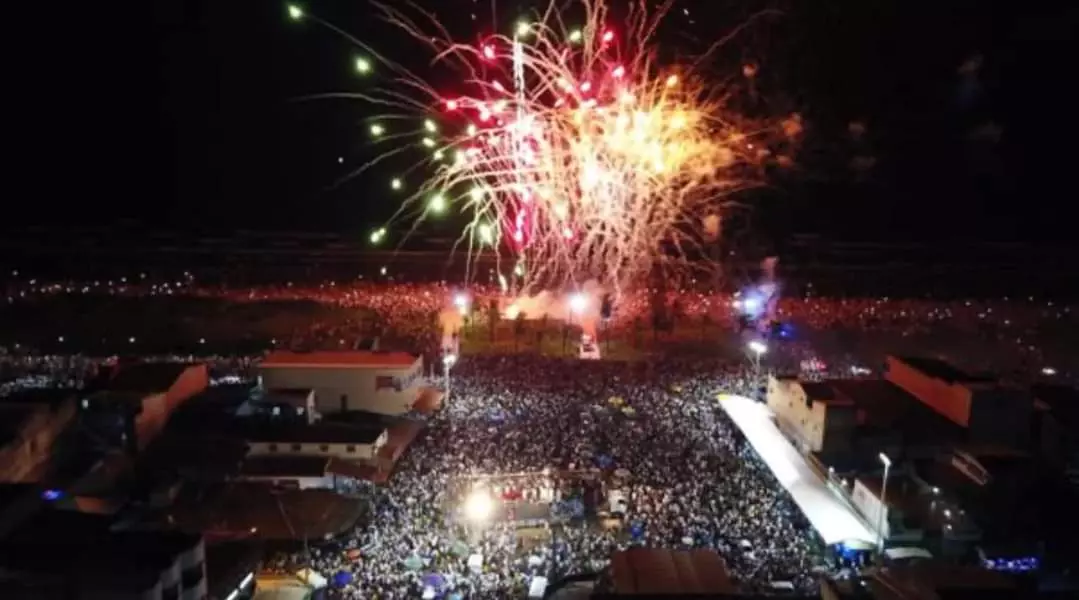 Réveillon em Guriri começa nesta sexta-feira (29), com quatro trios elétricos e show da banda Parangolé