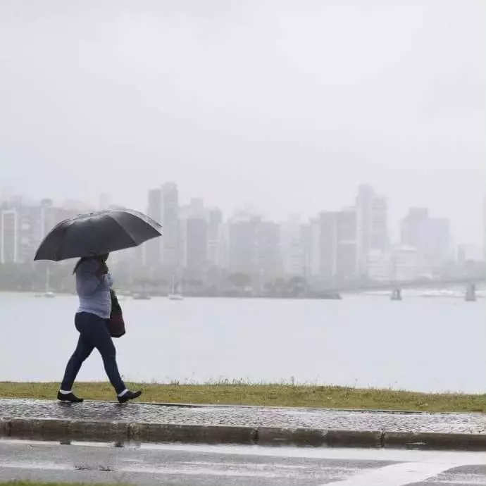 Maisde 40 cidades capixabas entram em alerta de perigo para chuvas intensas