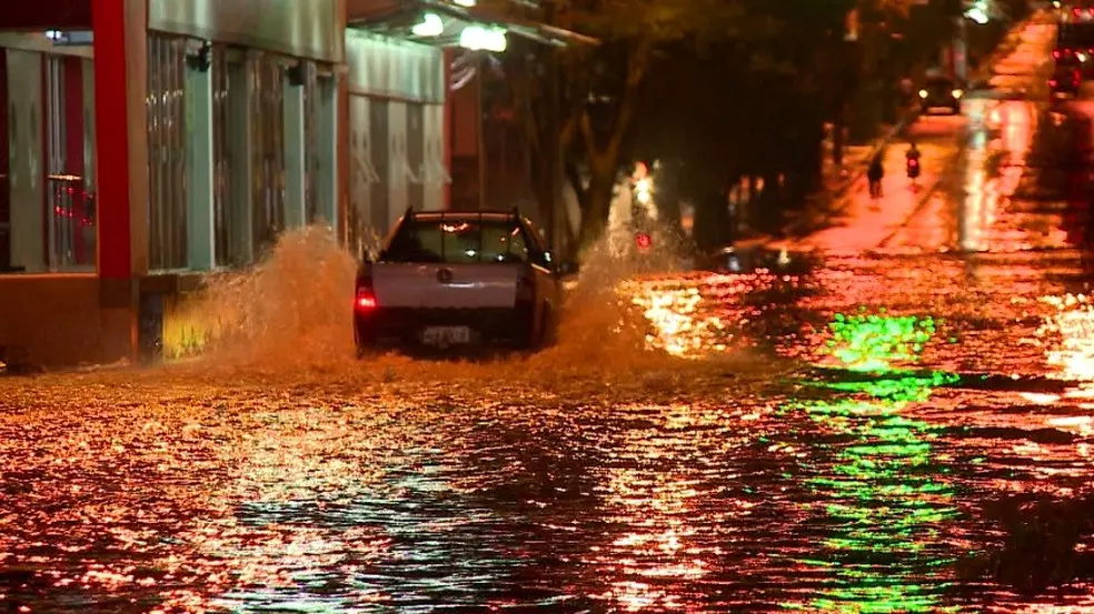 PREVISÃO DO TEMPO: domingo (18) com pancadas de chuva no Sudeste