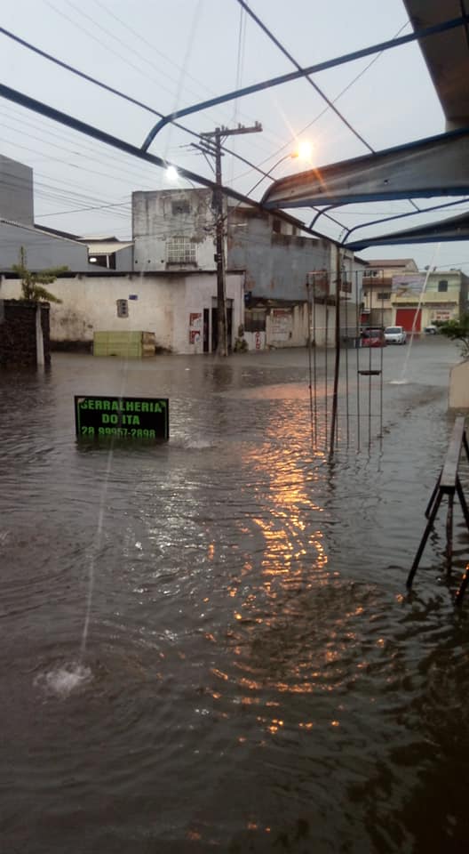 Cidades do ES recebem novo alerta para chuva e ventos fortes