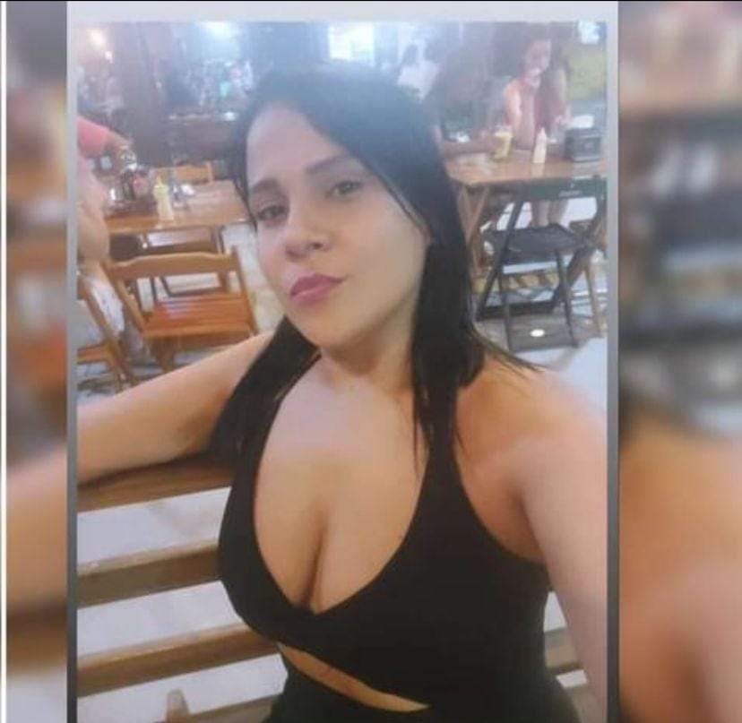 Homem mata ex-mulher a tiros na calçada de mercearia em Aracruz