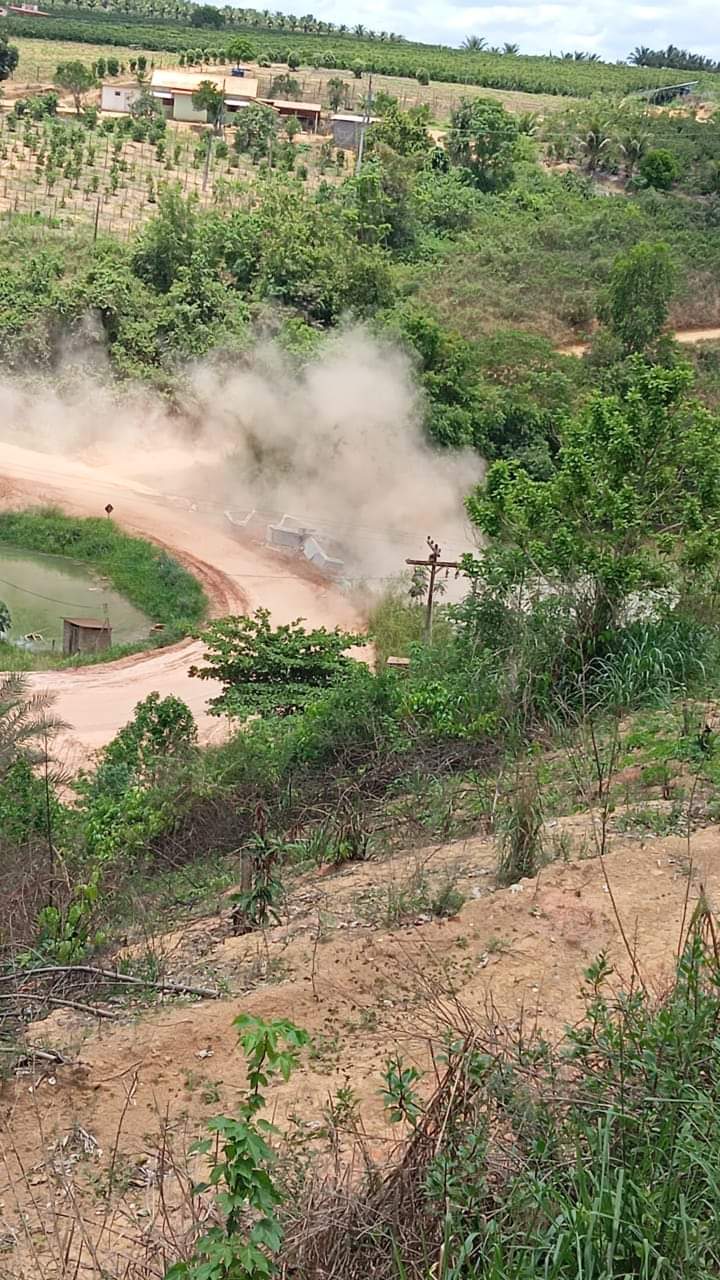 MOTORISTA PERDE CONTROLE DE CAMINHÃO CAI EM LAGOA E MORRE AFOGADO NO INTERIOR DE VILA VALÉRIO