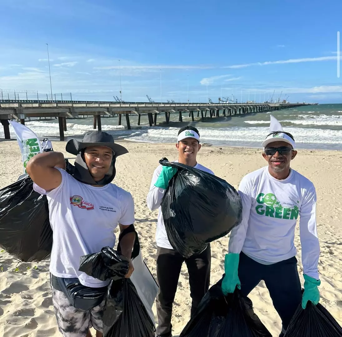 APM Terminals conduz limpeza da praia do pecém com recorde de participantes