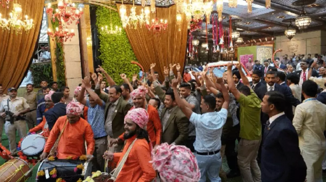 Começa casamento indiano 'do século' em Mumbai