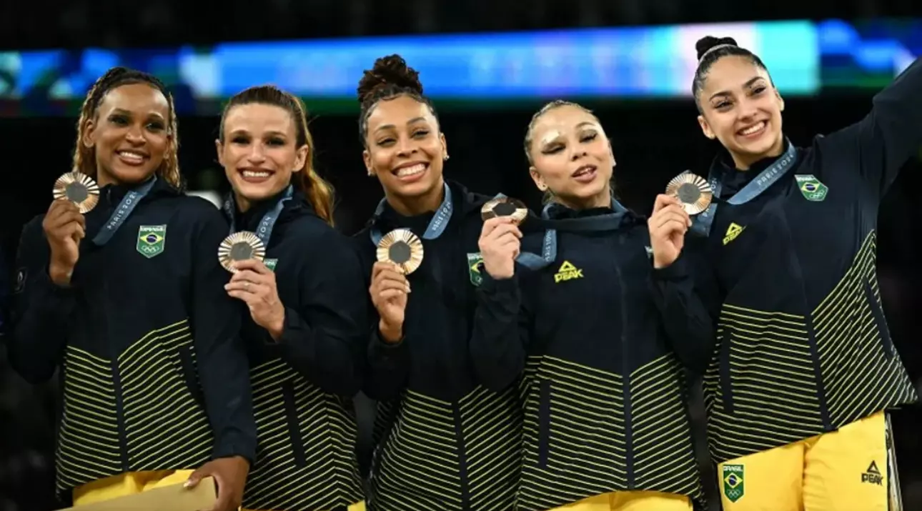 Com sangue, suor e brilho, Brasil é bronze por equipes na ginástica nas Olimpíadas 2024