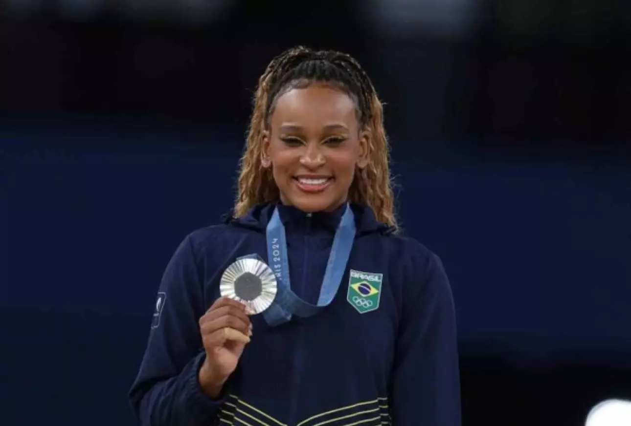 Rebeca Andrade se torna mulher que mais ganhou medalhas olímpicas para o Brasil