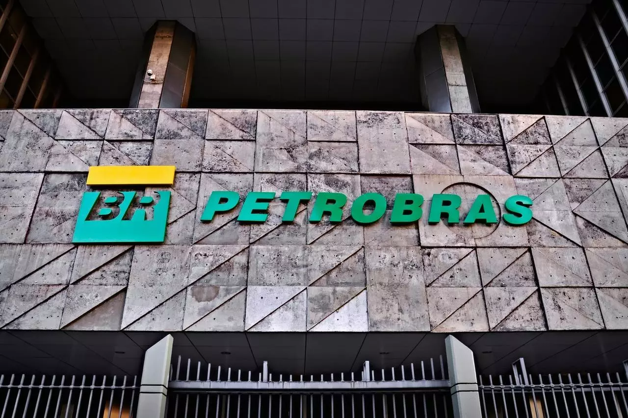 China desbanca Petrobras e leva mais da metade do petróleo em leilão