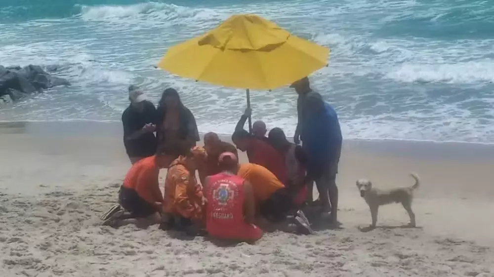 Jovem de 16 anos morre após ser resgatado de afogamento em praia do Ceará