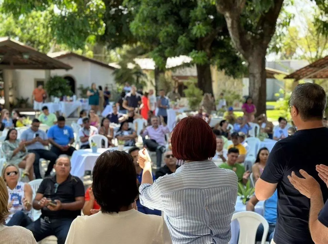 Evento em frente à casa de candidata à Prefeitura de Caucaia é interrompido por tiros