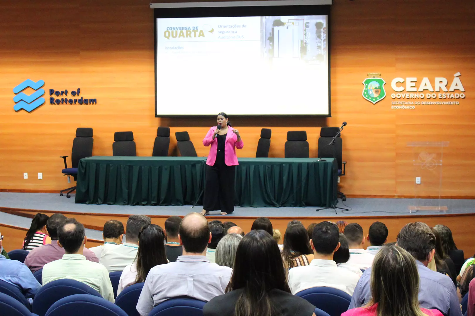 Procuradoria Especial da Mulher da Alece realiza palestra no Complexo do Pecém