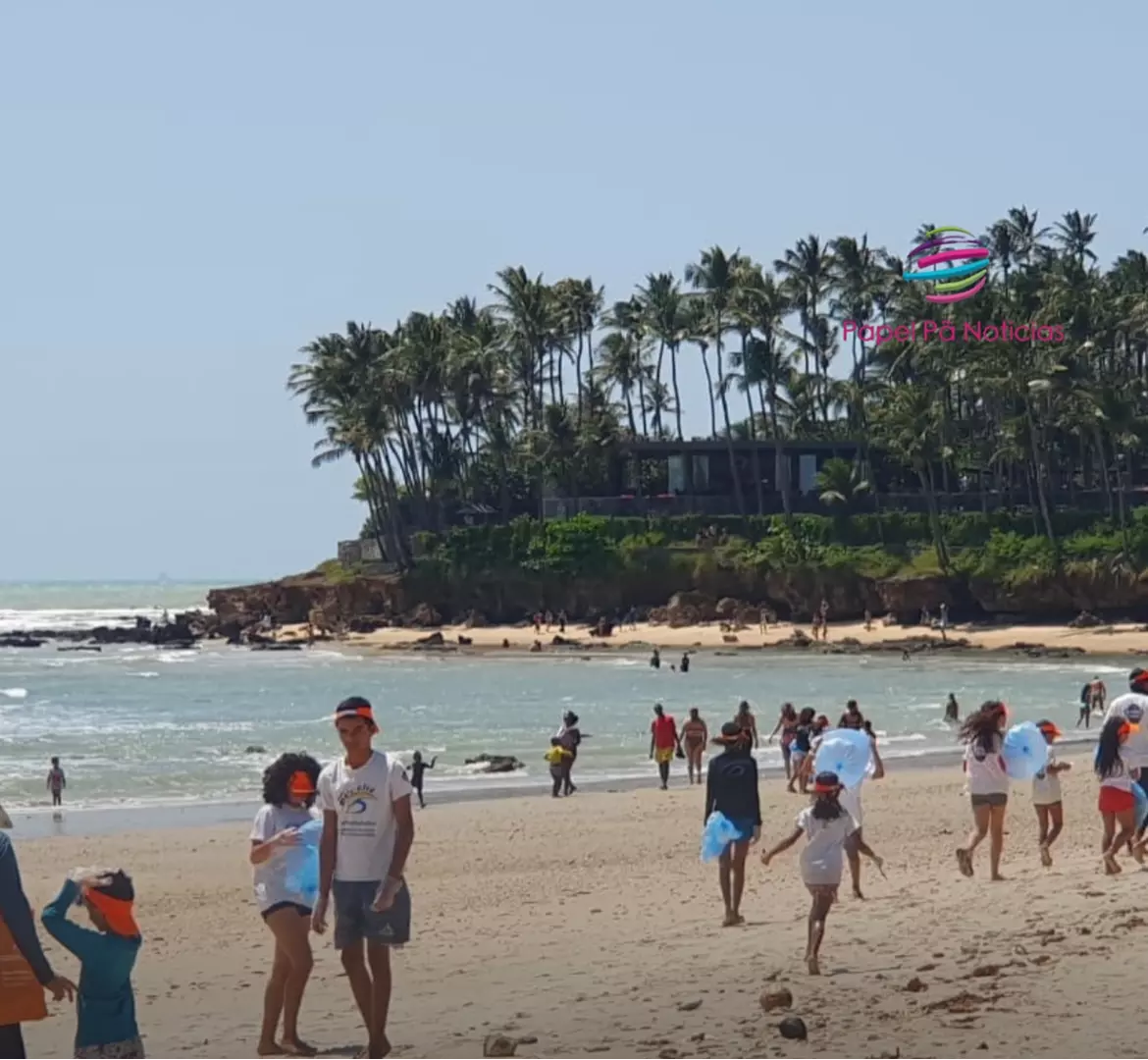 Crianças e adolescentes da praia da Taiba recebem aulão social de bodyboarding promovido pela ArcelorMittal