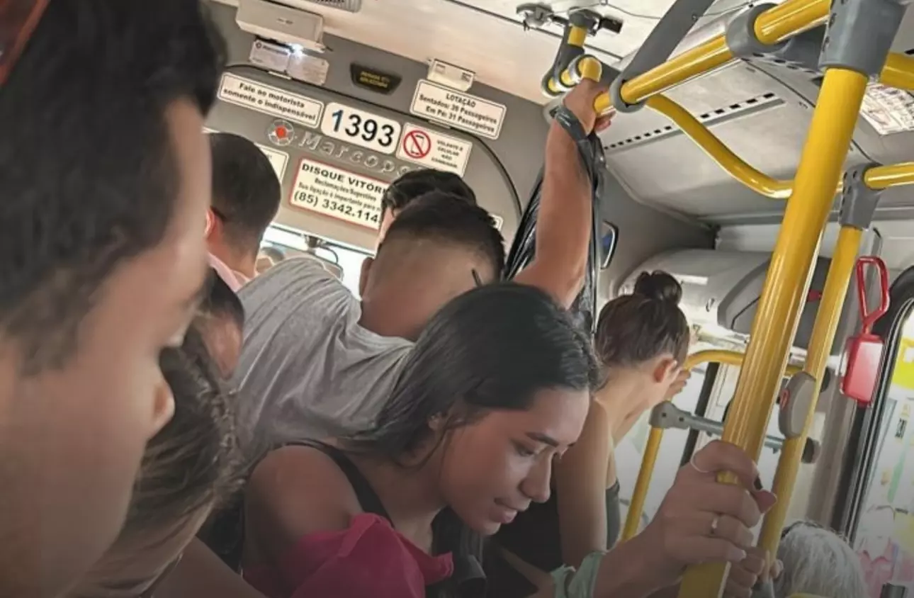 Ônibus com destino a Taiba registram lotação nesta sexta-feira (30)