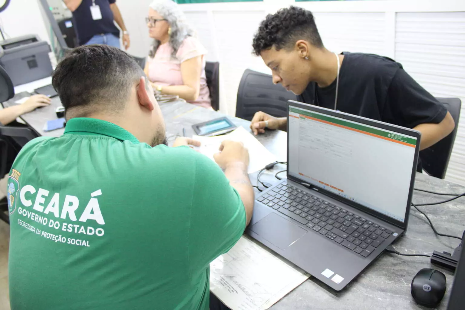 Caminhão do Cidadão leva serviços a Fortaleza, Paracuru e Baixio nesta semana