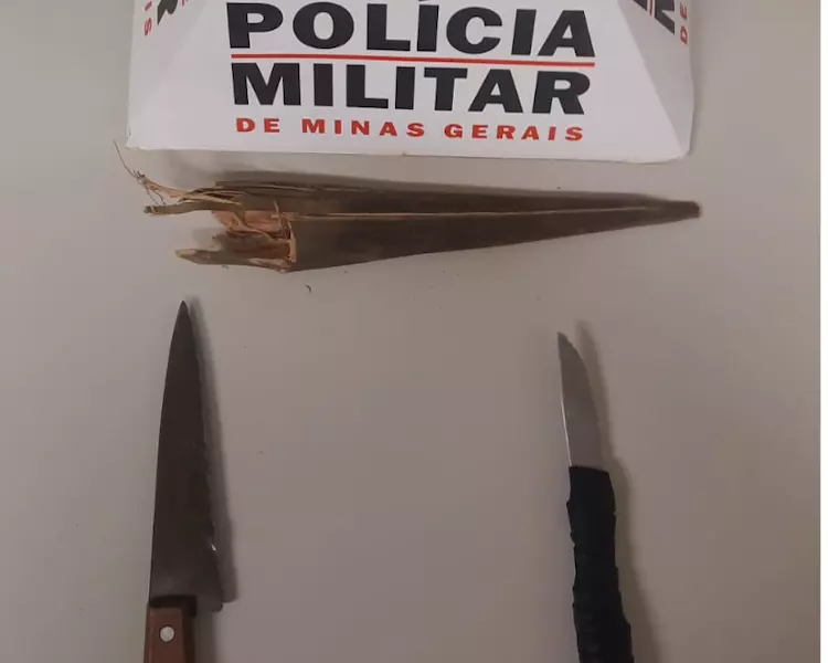 POLÍCIA MILITAR ABORDA INDIVÍDUO PORTANDO ARMA BRANCA