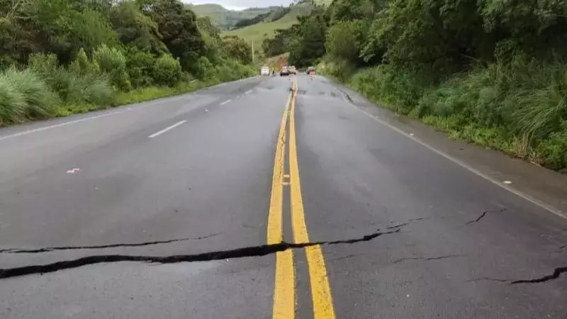 Cidade de SC tem todas as rodovias de acesso comprometidas e fica isolada