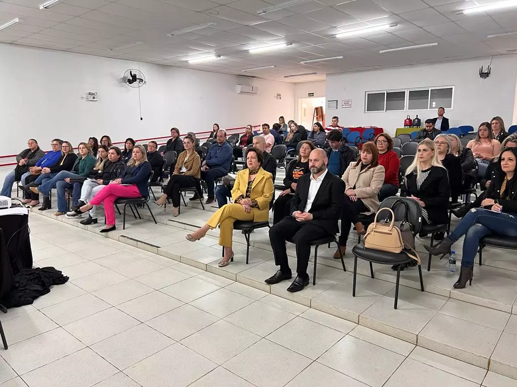 Evento Intermunicipal Aborda Tema Central da CONAE 2023/2024: Financiamento da Educação Pública para a Década 2024-2034