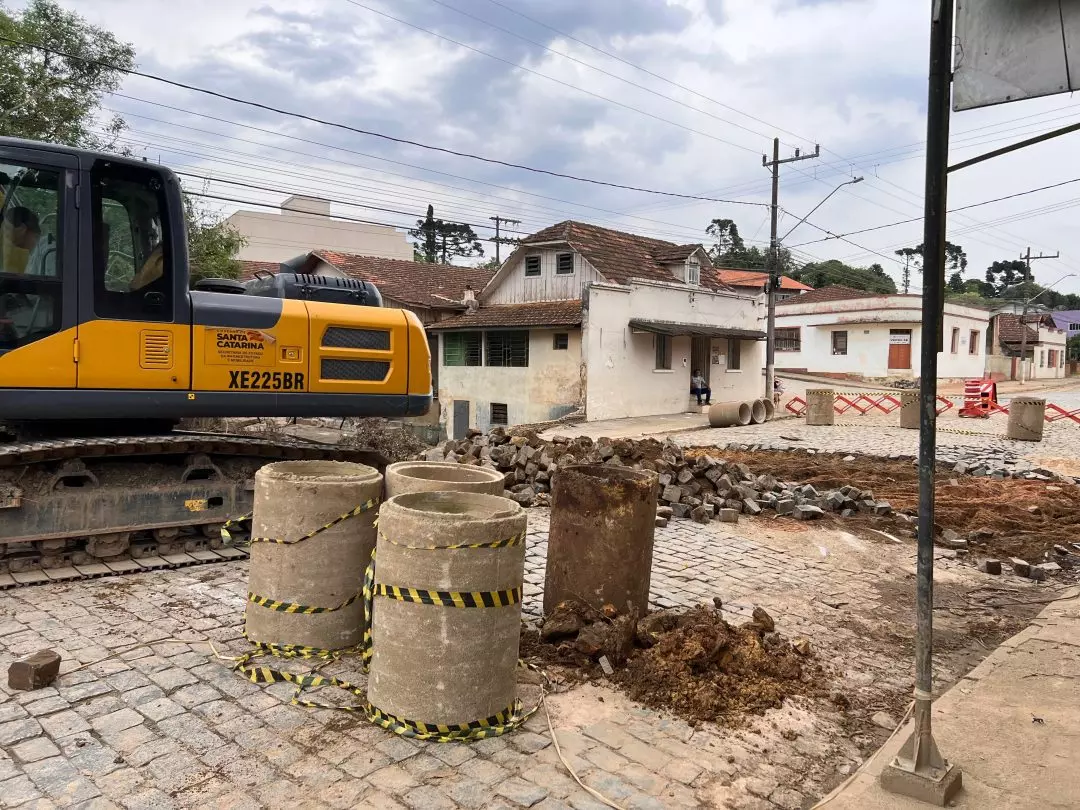 Prefeitura de Mafra  inicia recuperação da ponte na rua José Boiteux, na Vila Ivete