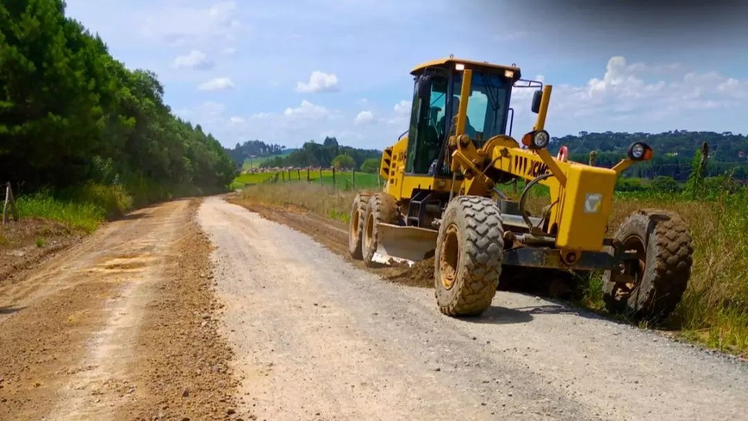 Estrada da Bituvinha, em Mafra foi patrolada e empedrada