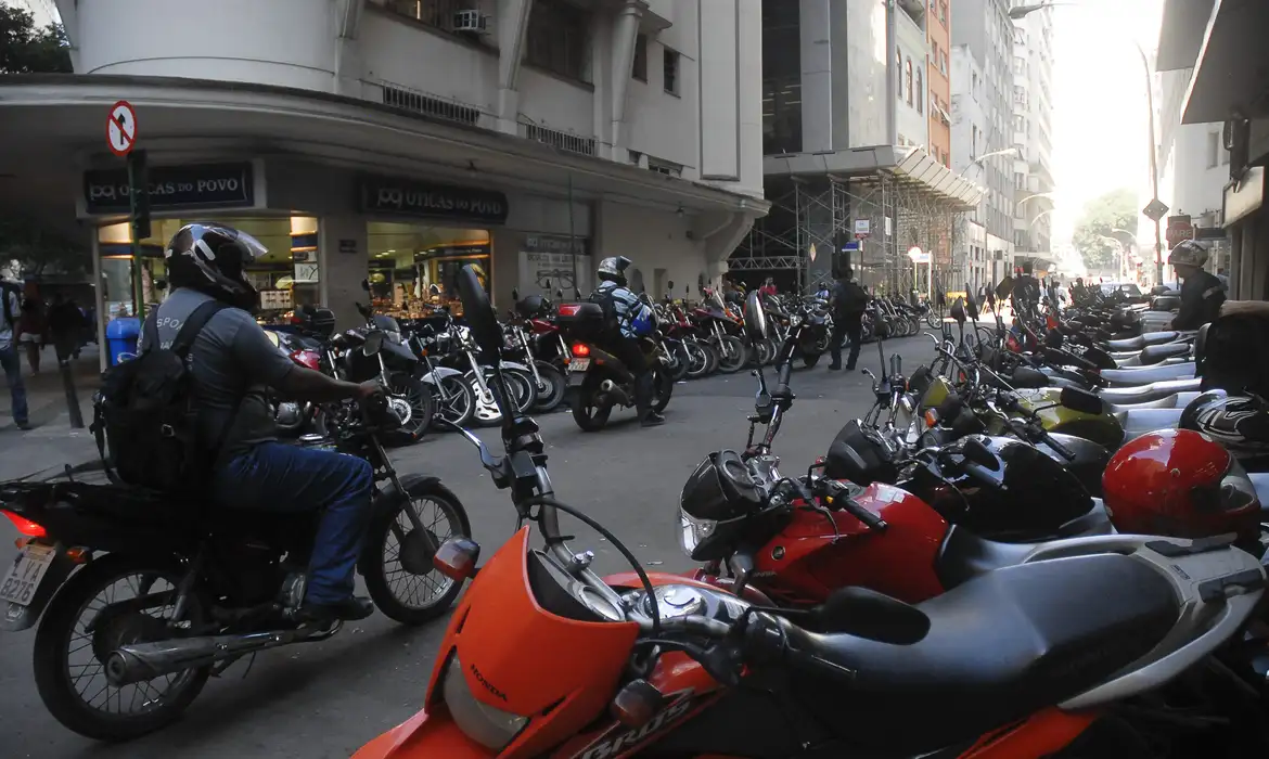 Geral Mais da metade dos proprietários de motocicleta não tem habilitação