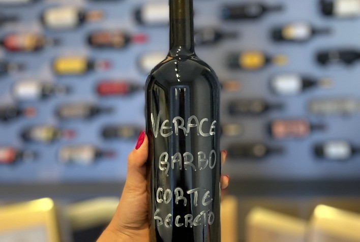 Vinho Secreto com Corte de Cinco Uvas Intriga Apreciadores