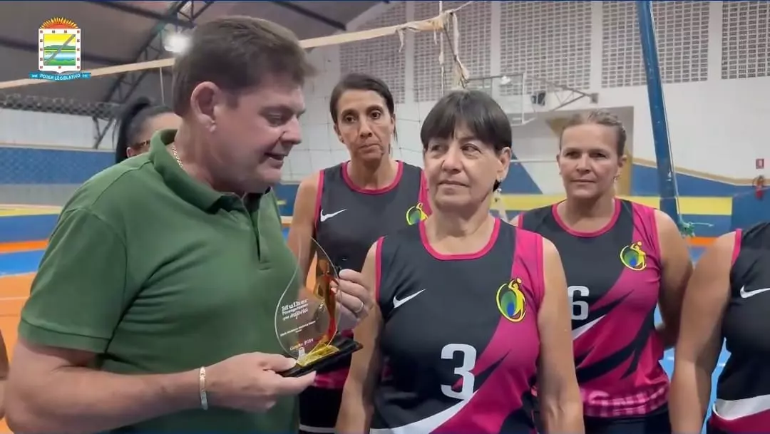 Atleta feminina homenageada pela Câmara Municipal