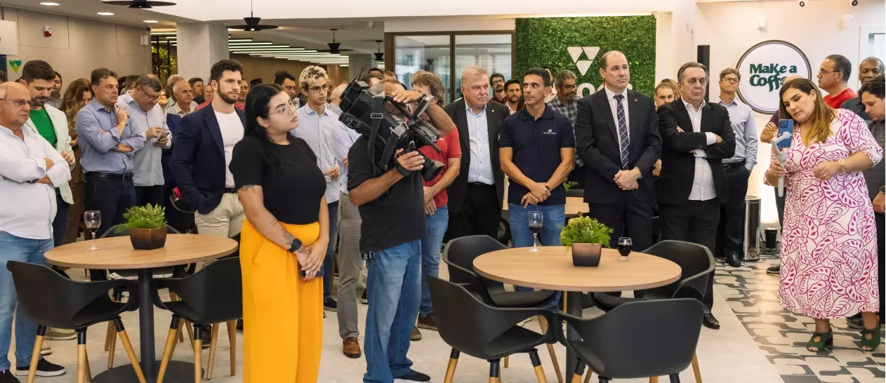 Sicoob inaugura quinta unidade do Café Hall