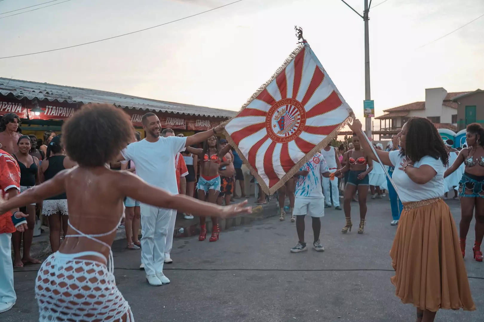 FIR AGORA É PRIO FESTIVAL DE INVERNO - Feras do Carnaval