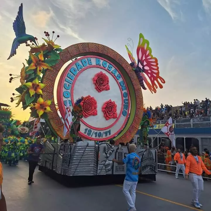 70 ANOS DO IBIRAPUERA É CELEBRADO NO DESFILE DO ROSAS DE OURO NESTA SEXTA (09)