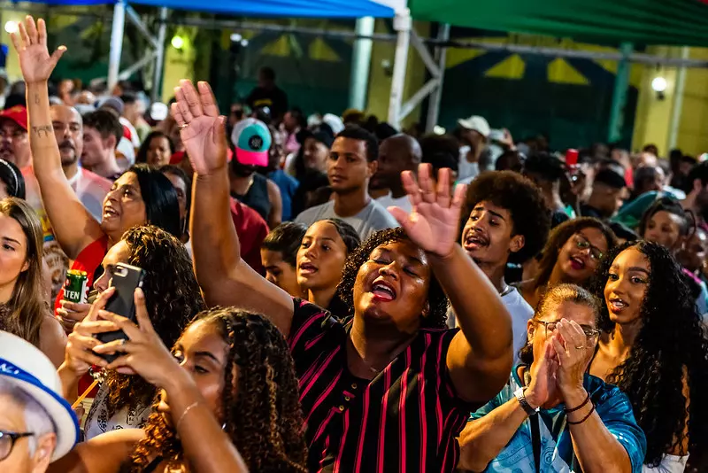 Noite dos Enredos movimenta a Cidade do Samba nesta sexta-feira (30)