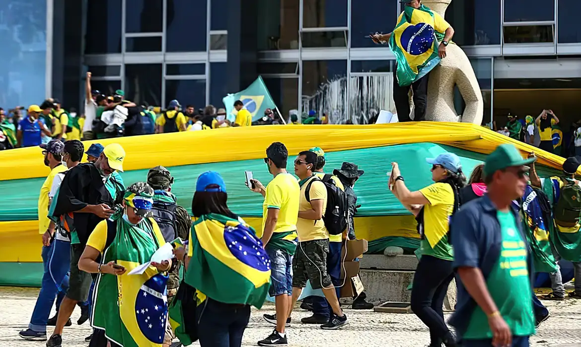 PT pede arquivamento de PL que anistia condenados pelo 8/1