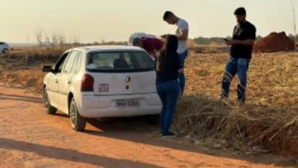 Homem é mor to dentro de carro em estrada vicinal de Sorriso