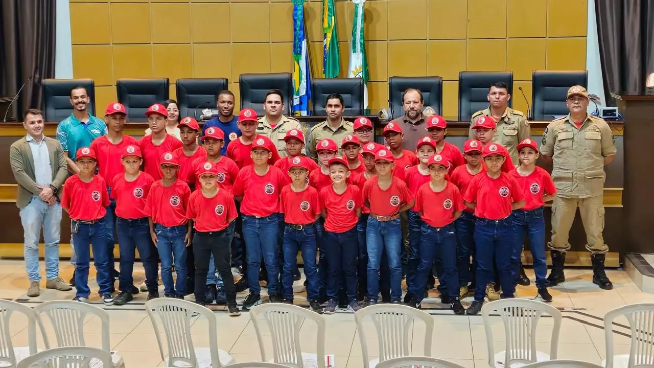 Primavera do Leste: Projeto Bombeiros do Futuro forma jovens cidadãos em Primavera do Leste