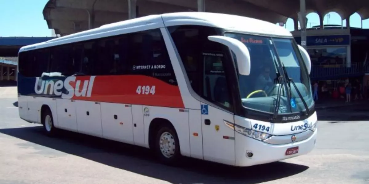 Ônibus da empresa UneSul