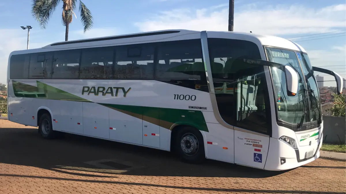 Ônibus da frota da empresa Paraty Mobilidade