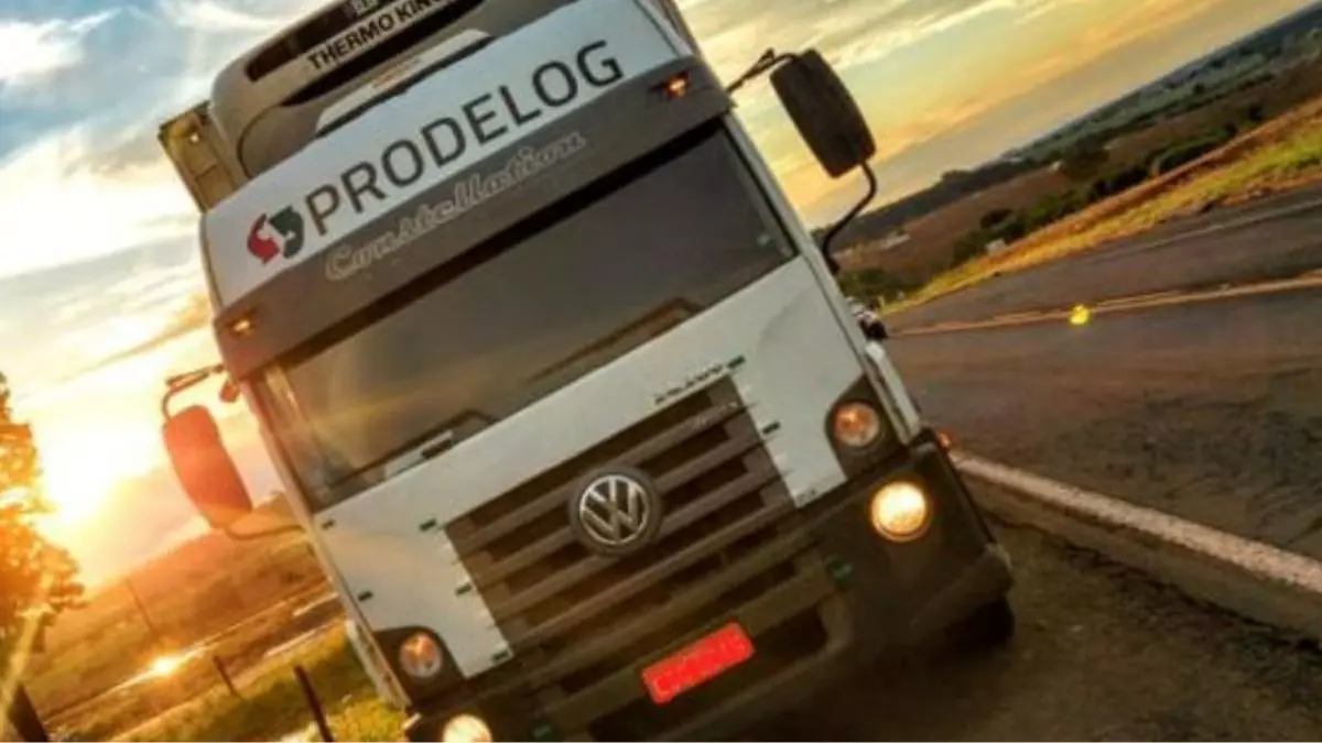 Caminhão da empresa Prodelog Transportes LTDA