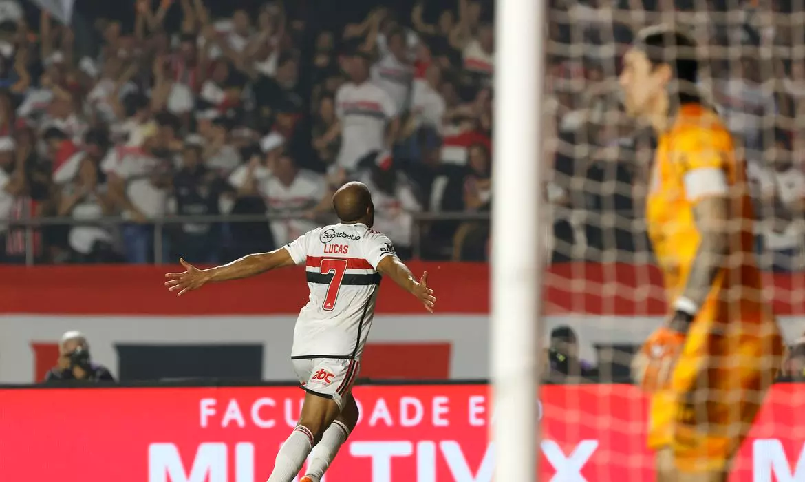 Esportes São Paulo bate Corinthians para alcançar final da Copa do Brasil