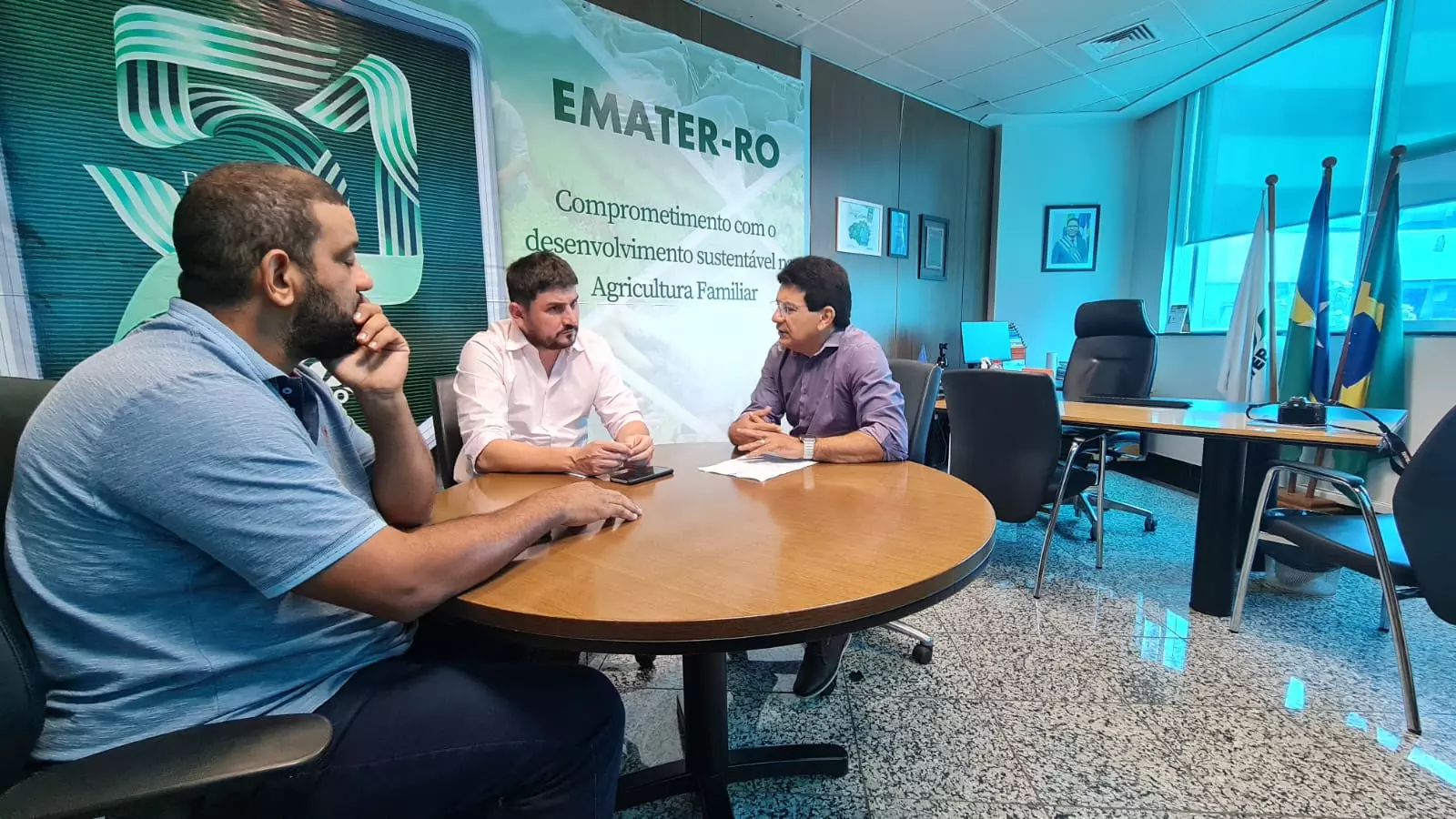 Deputado estadual Jean Mendonça participa de reunião na sede da Emater de Porto Velho