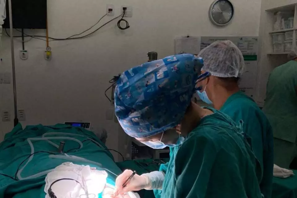 Cirurgias em pacientes com Parkinson estão sendo realizadas no Hospital de Base Dr. Ary Pinheiro