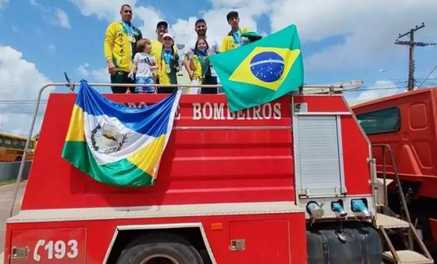 Deputado Jean Mendonça participa da homenagem aos atletas espigoenses, campeões de karatê na Ilha de Malta