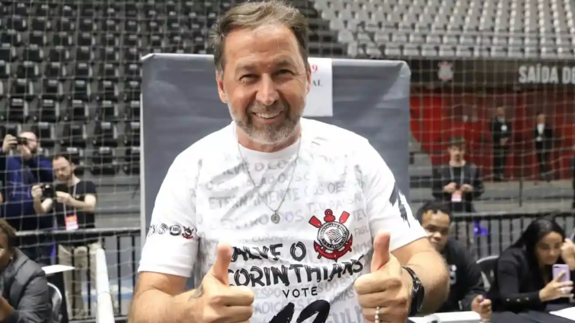 Presidente do Corinthians lamenta crise com patrocínios: 'Esperar a poeira baixar'