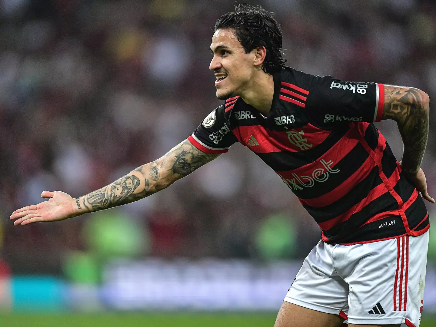 Pedro marca, Flamengo vence Cruzeiro e abre vantagem na liderança do Brasileirão